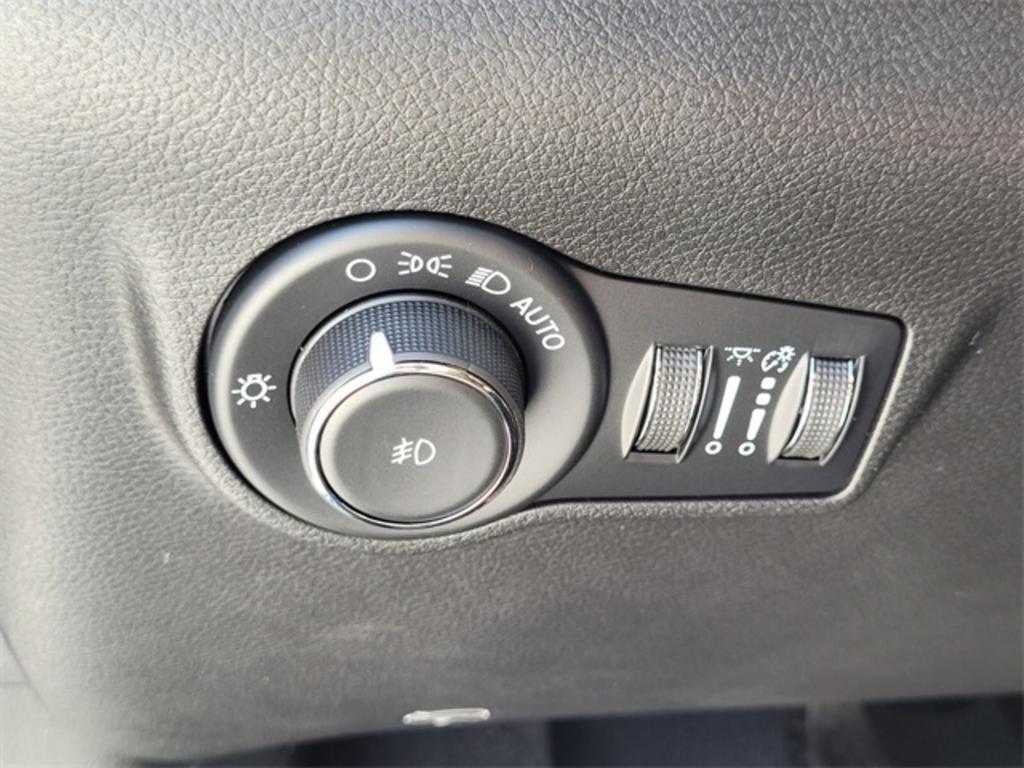 2023 Jeep Compass - $34,733