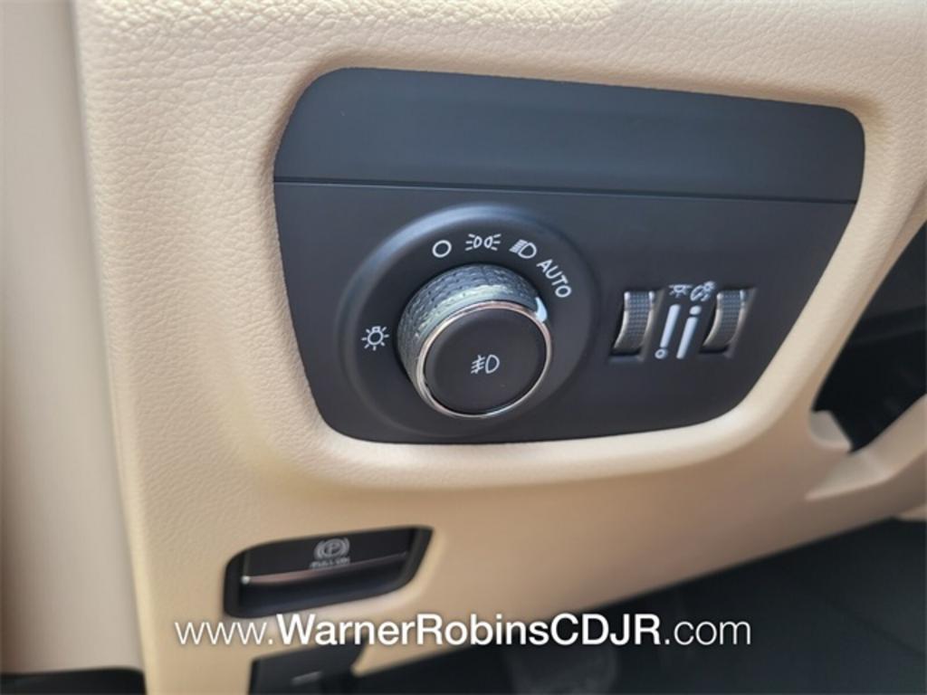 2023 Jeep Cherokee - $49,900