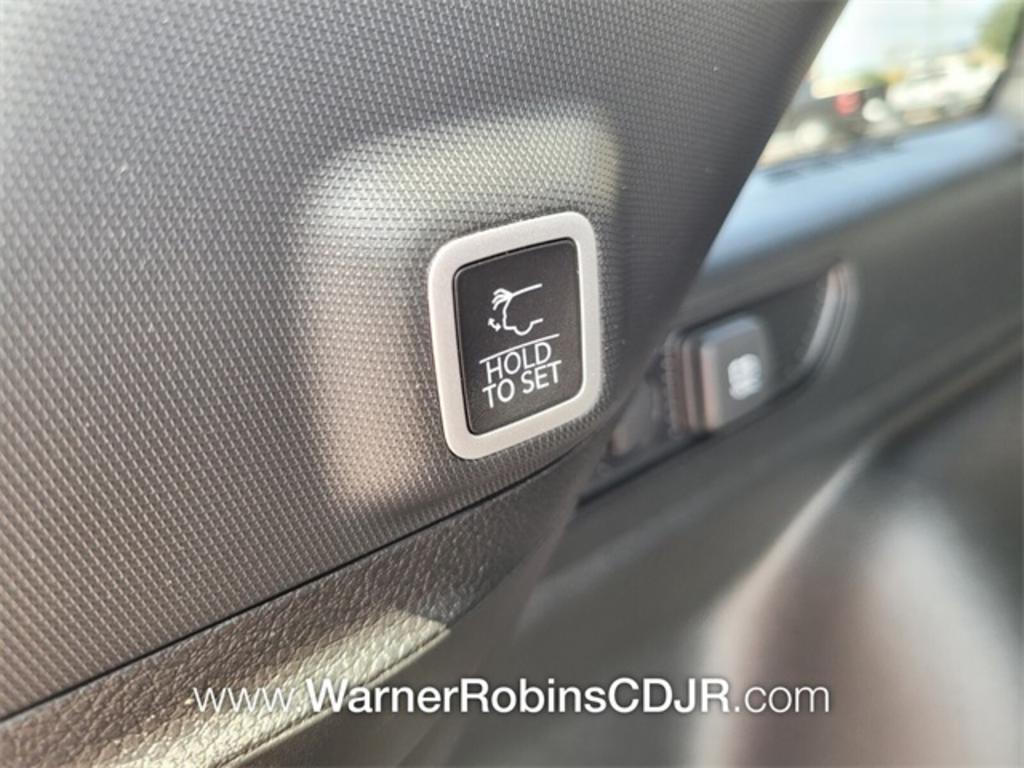 2023 Jeep Cherokee - $49,900