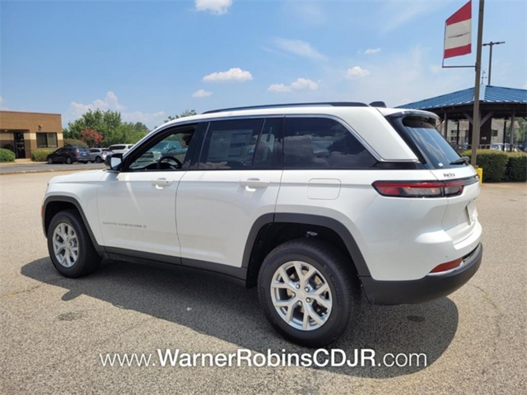 2023 Jeep Cherokee - $49,900