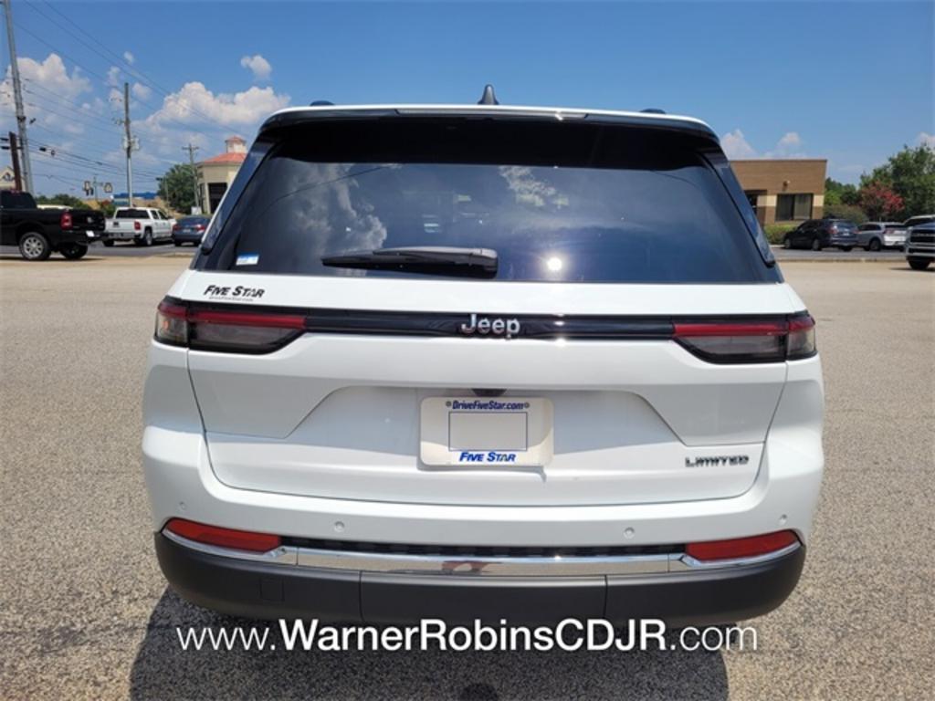 2023 Jeep Cherokee - $49,900