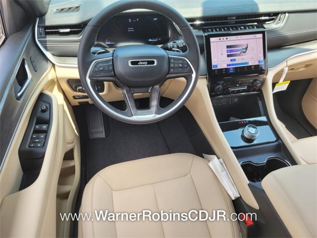 2023 Jeep Cherokee - $49,900