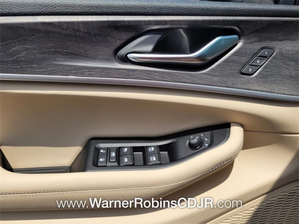 2023 Jeep Cherokee - $49,900