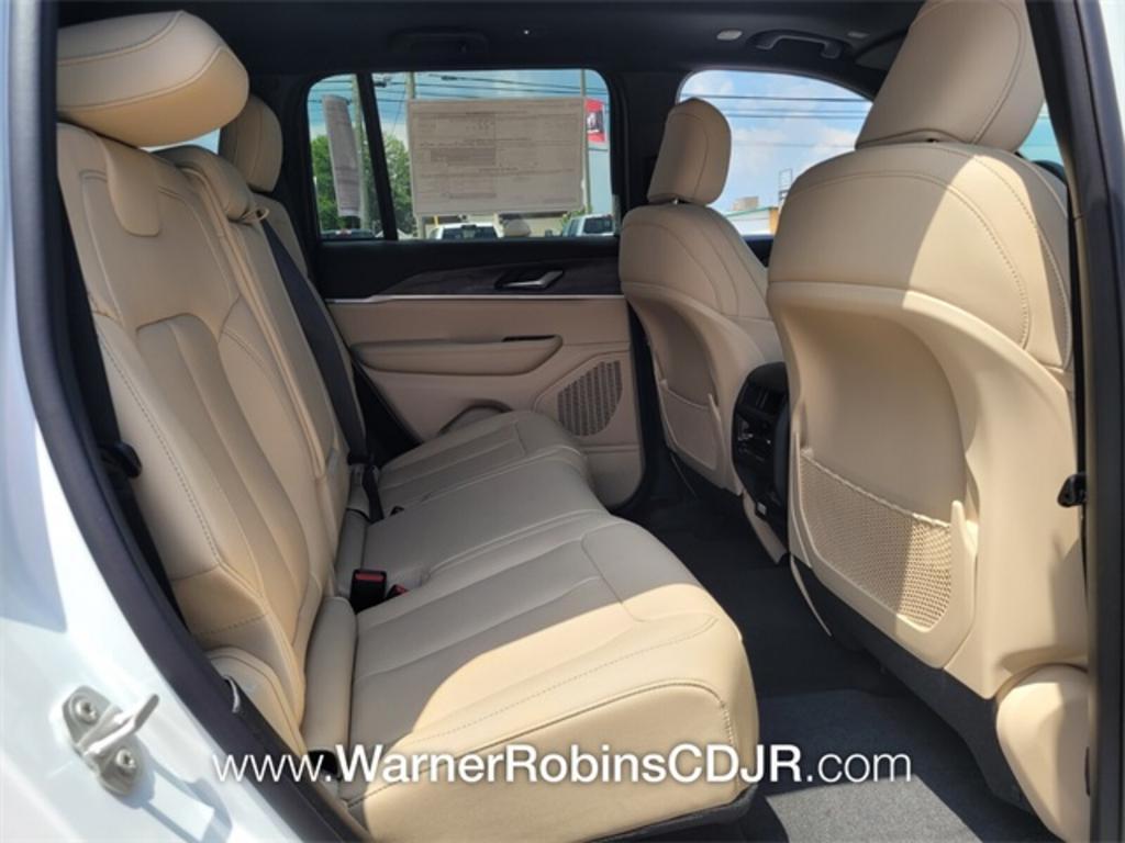 2023 Jeep Cherokee - $49,900