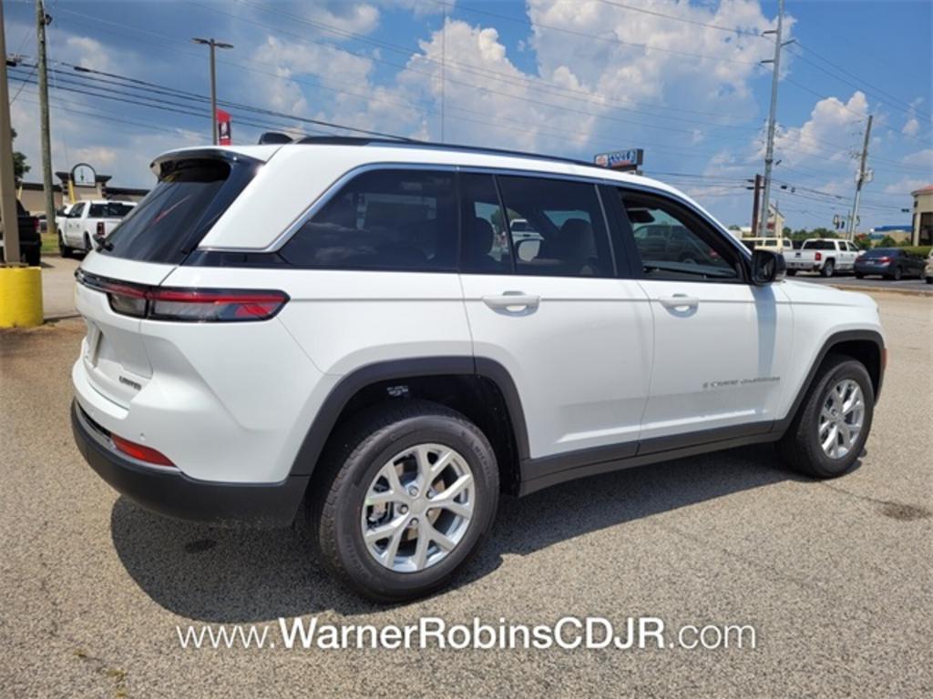 2023 Jeep Cherokee - $49,900
