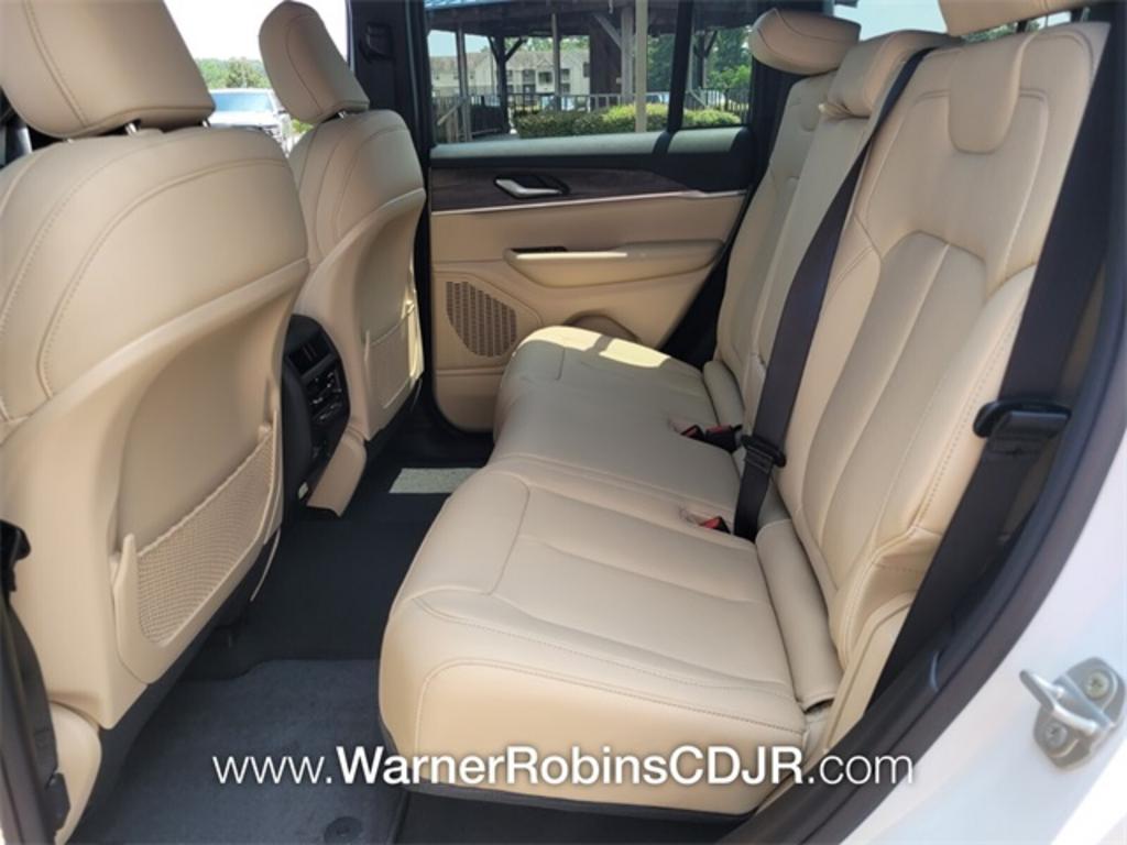 2023 Jeep Cherokee - $49,900