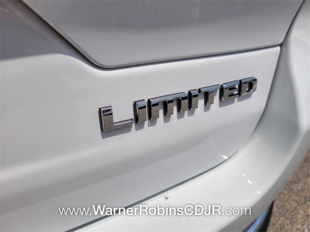 2023 Jeep Cherokee - $49,900