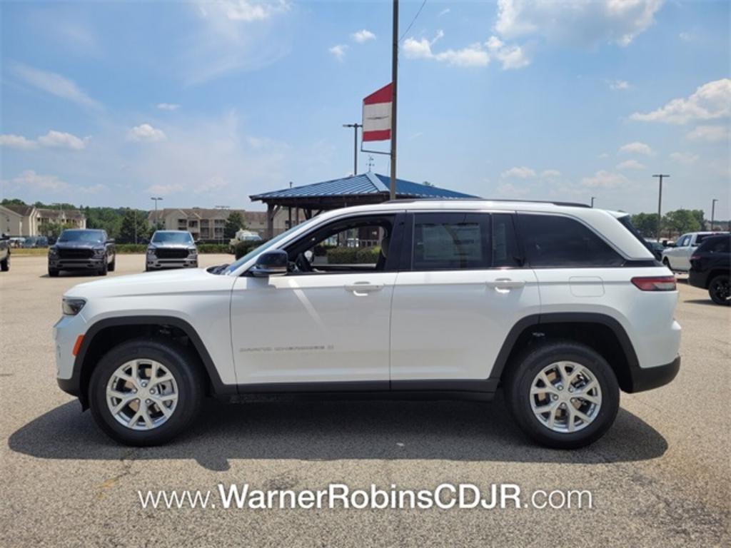 2023 Jeep Cherokee - $49,900