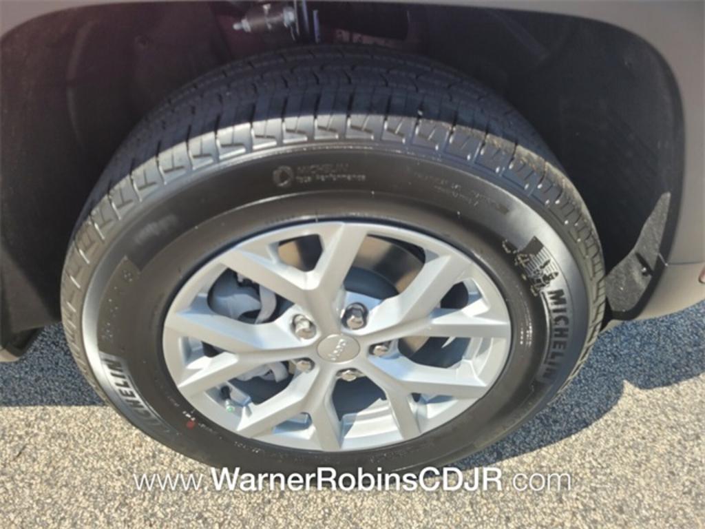 2023 Jeep Cherokee - $51,395