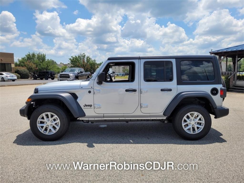 2023 Jeep Wrangler - $52,744
