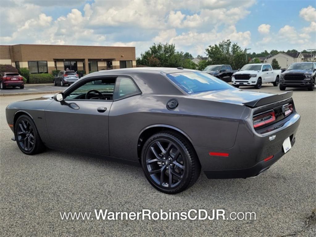 2023 Dodge Challenger R/T photo 8