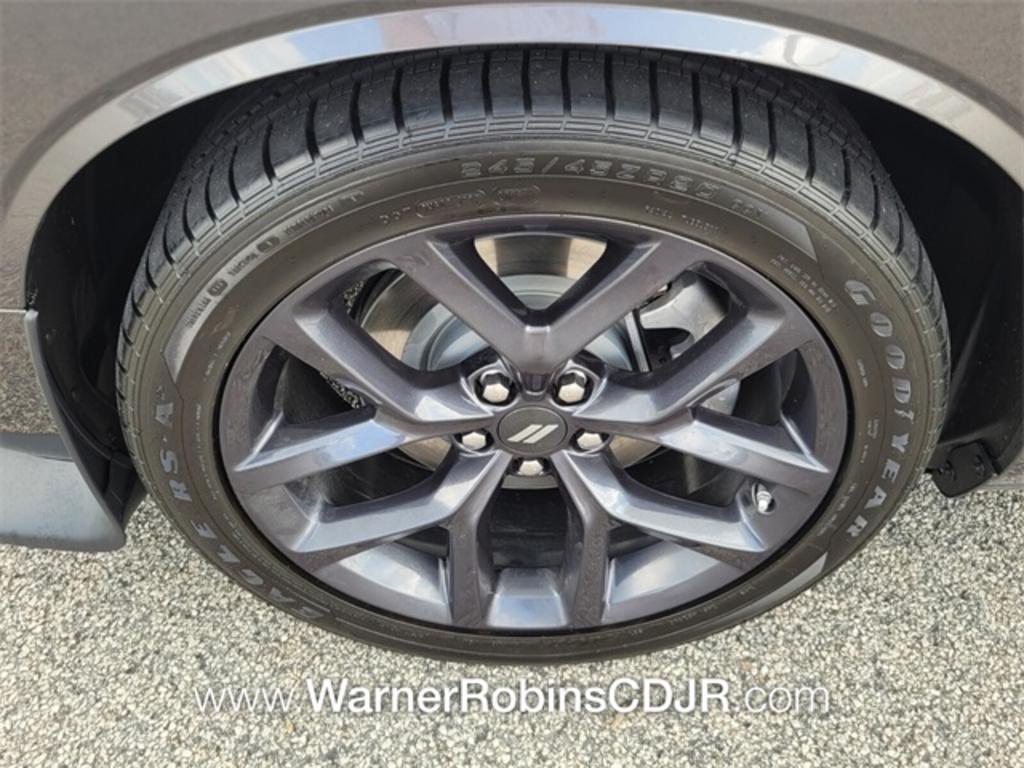 2023 Dodge Challenger R/T photo 13