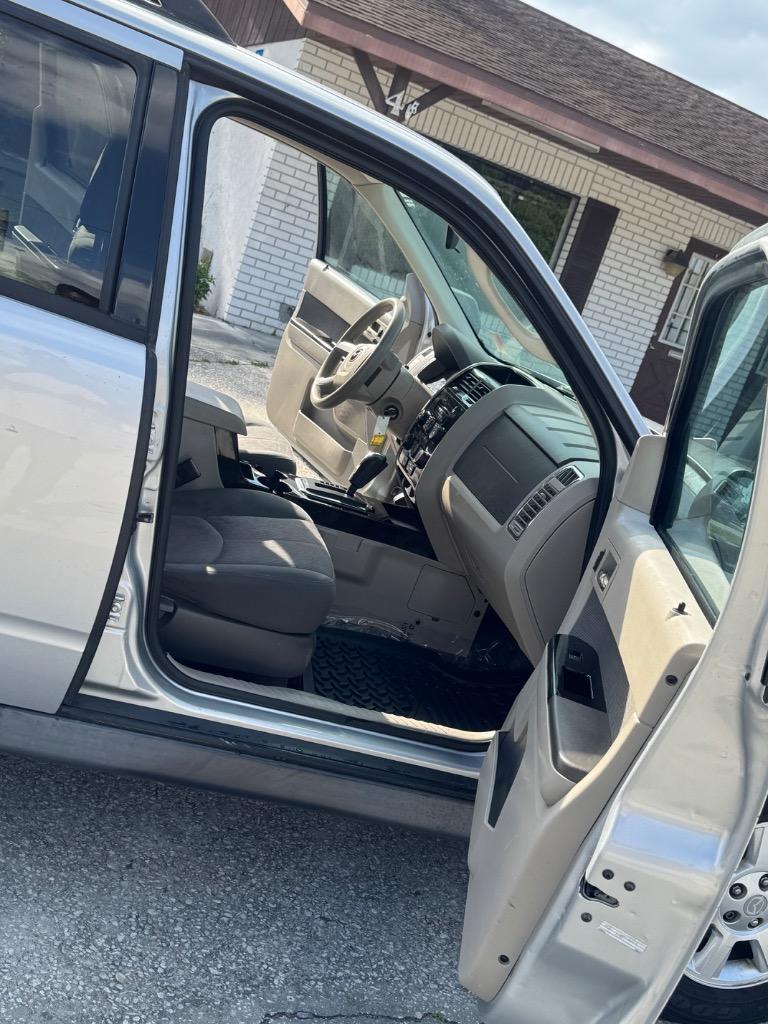 2009 MAZDA Tribute