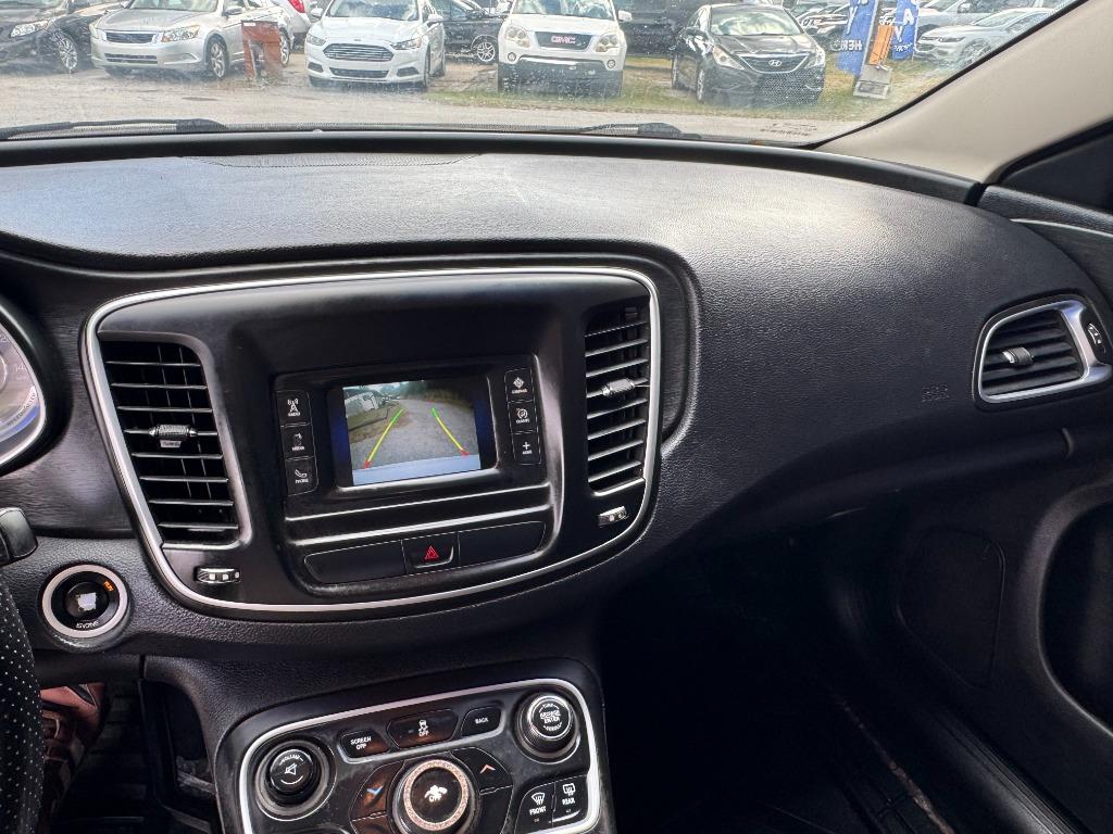 2015 Chrysler 200