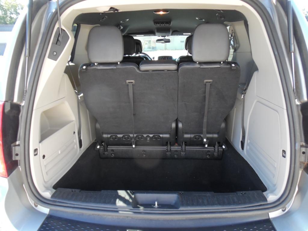 2017 Dodge Grand Caravan - $7,950