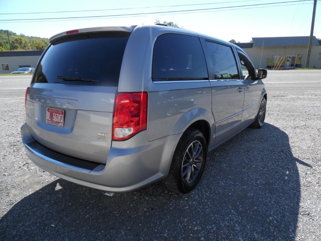 2017 Dodge Grand Caravan - $7,950
