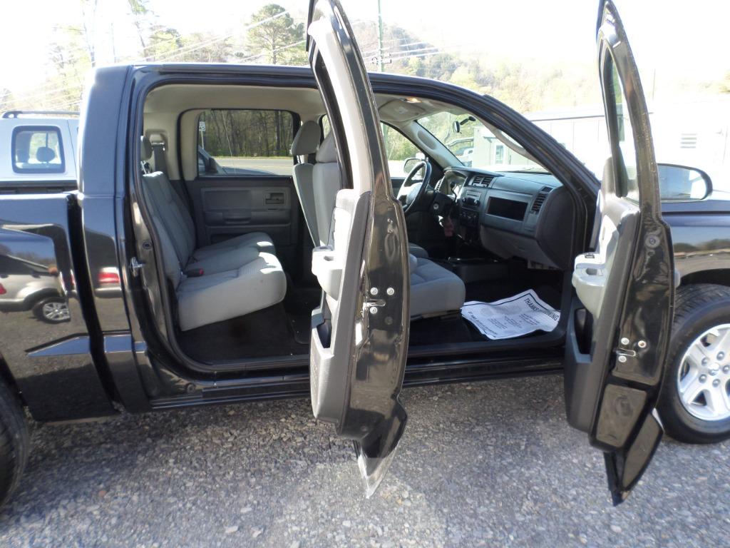 2010 Dodge Dakota - $7,500