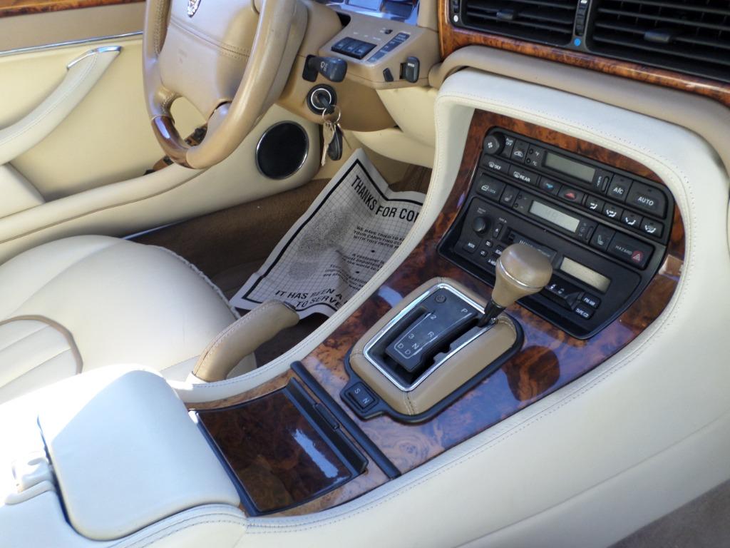 1997 Jaguar XJ-Series Vanden Plas photo