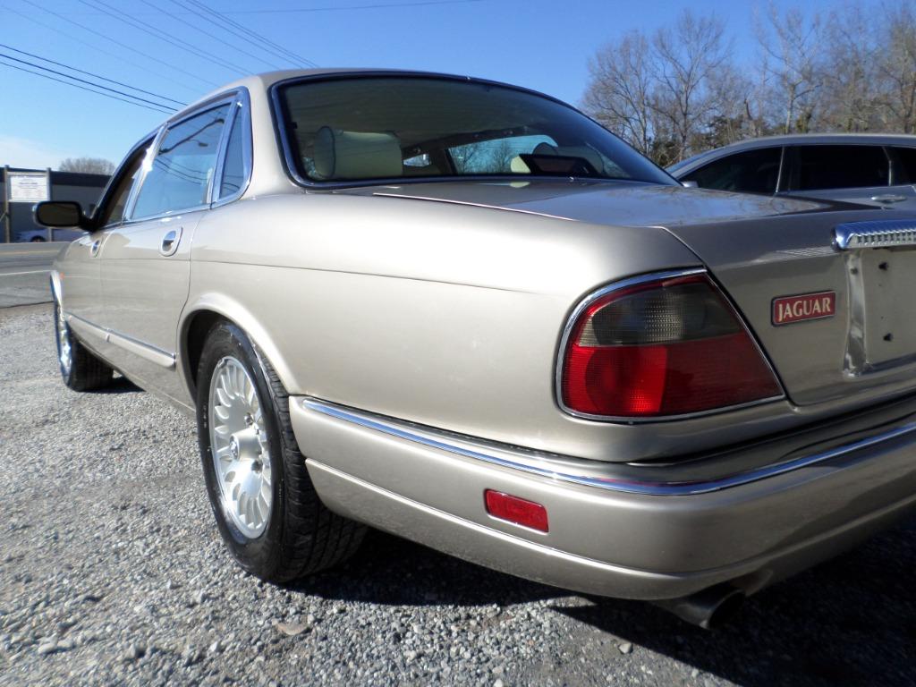 1997 Jaguar XJ-Series Vanden Plas photo