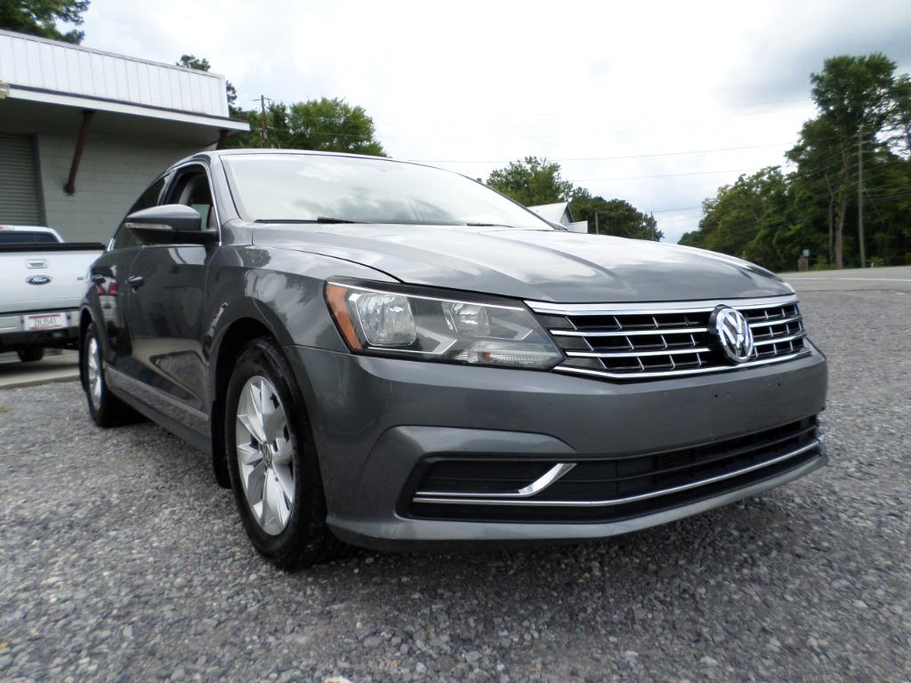 2017 Volkswagen Passat - $7,500