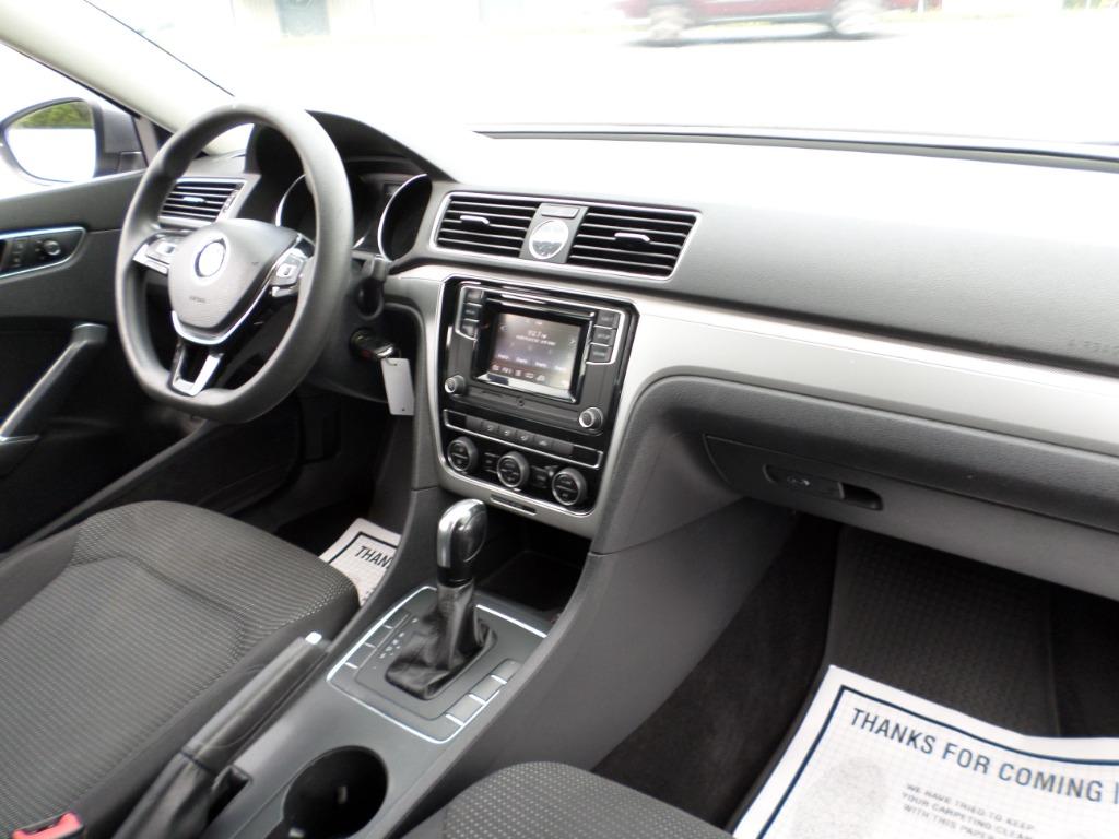 2017 Volkswagen Passat - $7,500