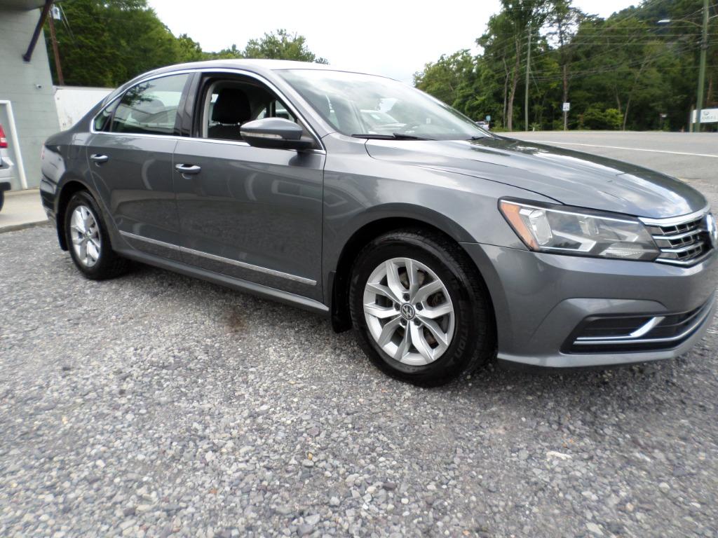 2017 Volkswagen Passat - $7,500