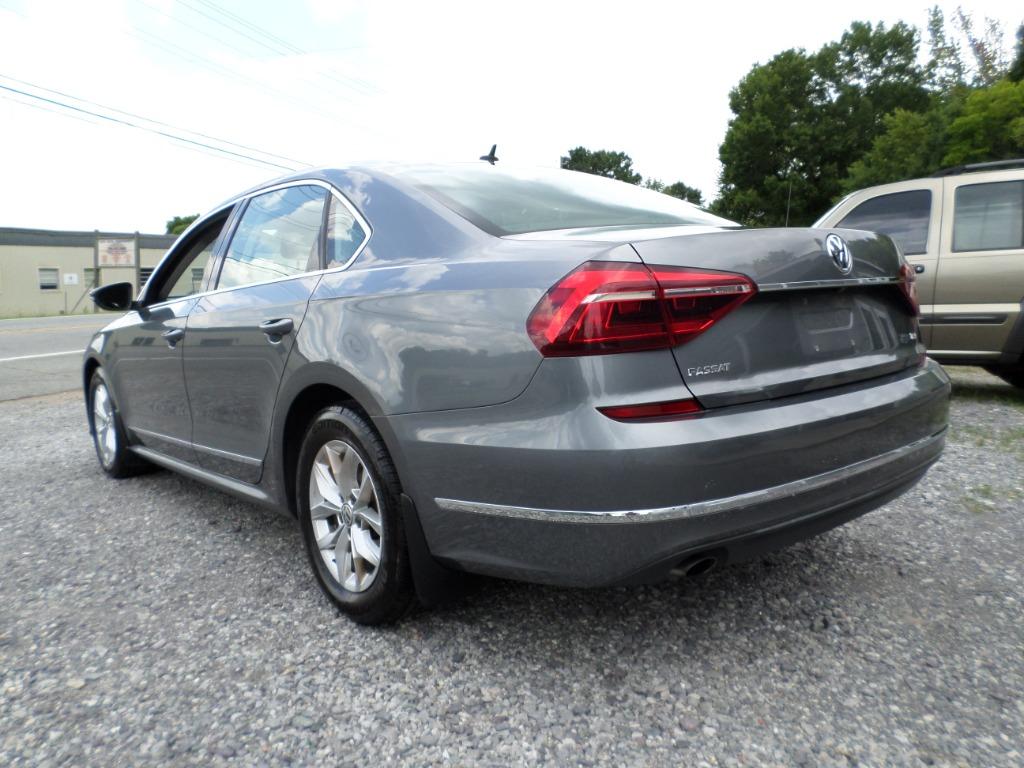 2017 Volkswagen Passat - $7,500