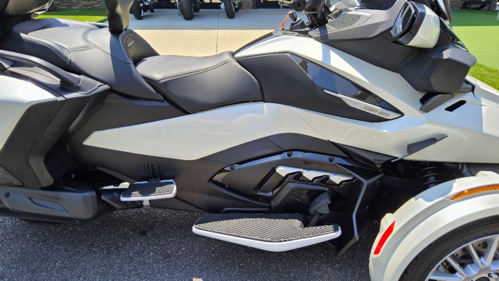 2026 Can-am Spyder - $27,999