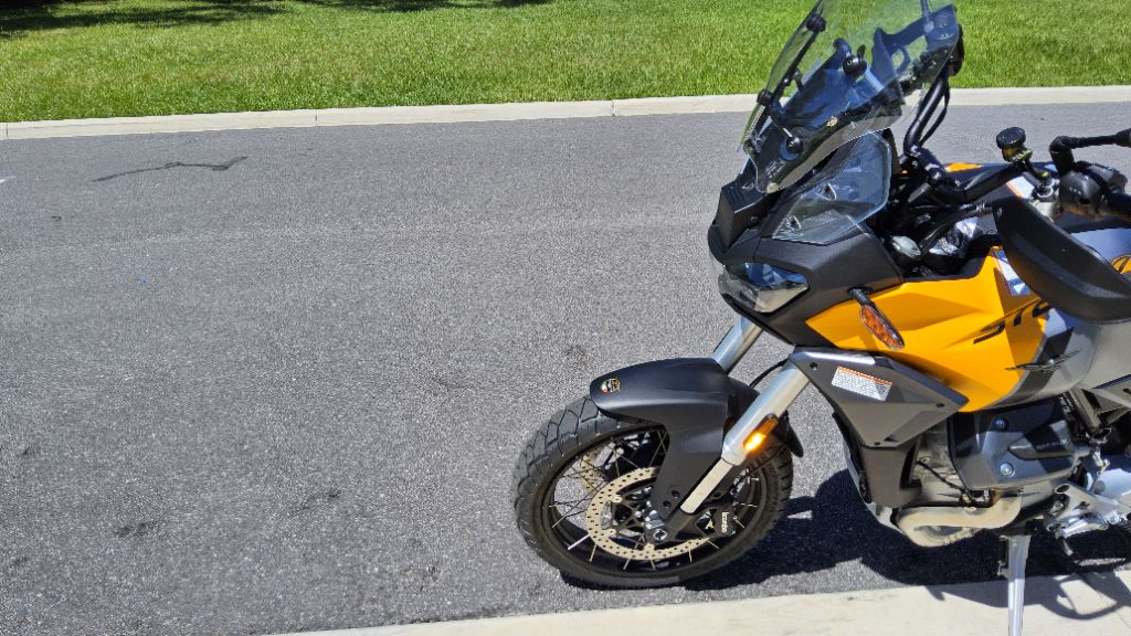 2025 Moto Guzzi Stelvio