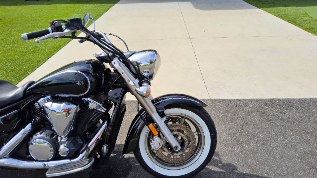 2014 Yamaha V Star 1300 - $2,900