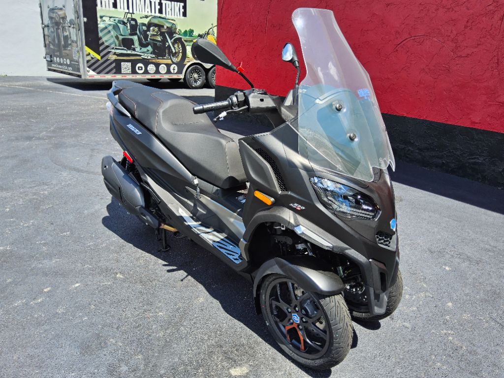 2025 Piaggio Mp3 - $9,995