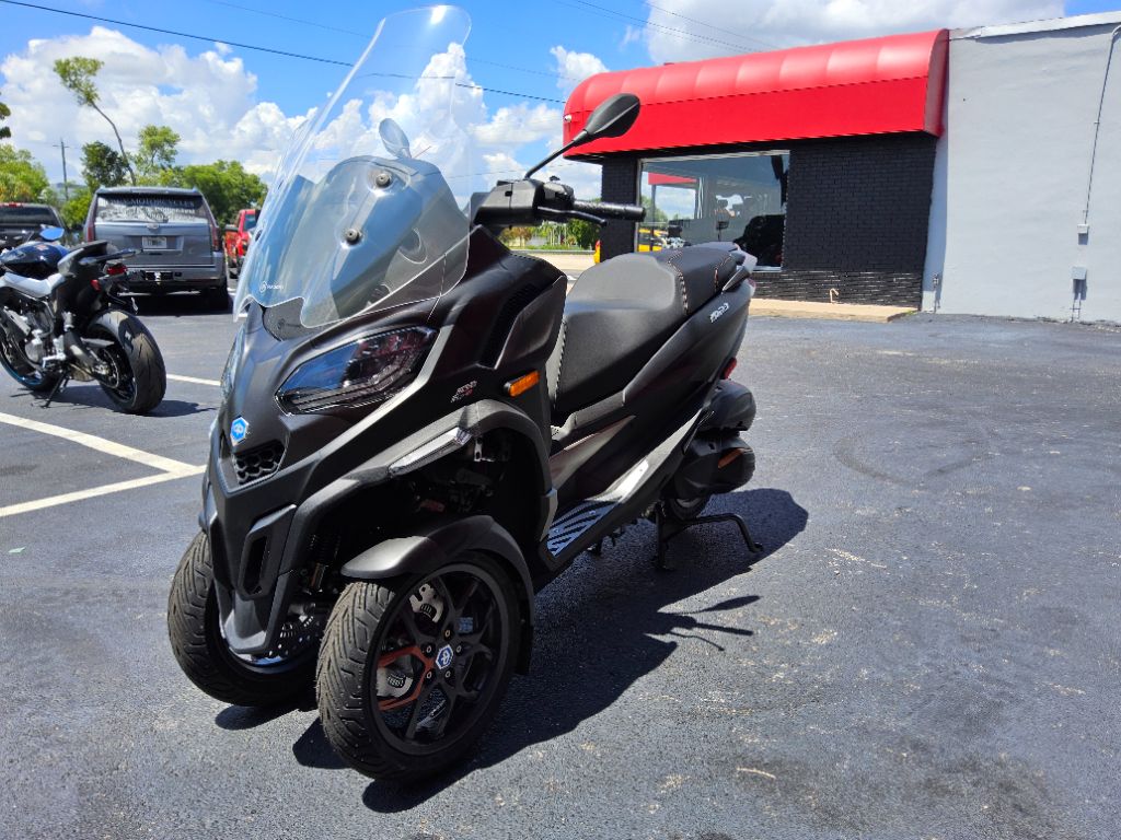 2025 Piaggio Mp3 - $9,995