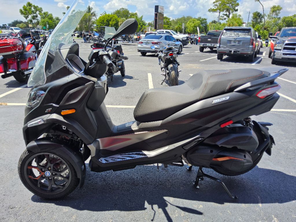 2025 Piaggio Mp3 - $9,995