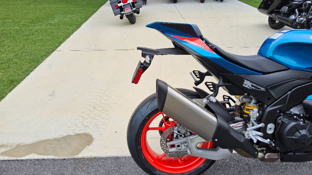 2027 Aprilia Rsv4 - $19,699