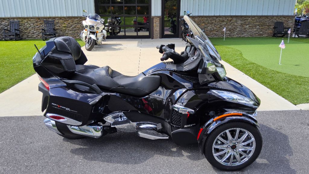 2014 CAN AM  RT Limited  - $12,995