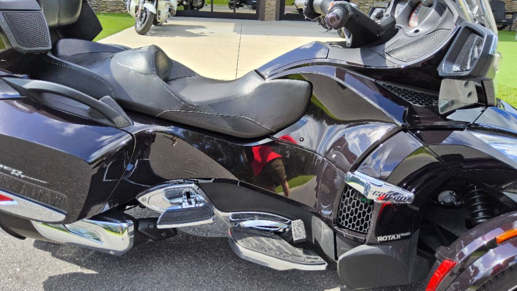2014 CAN AM  RT Limited  - $12,995
