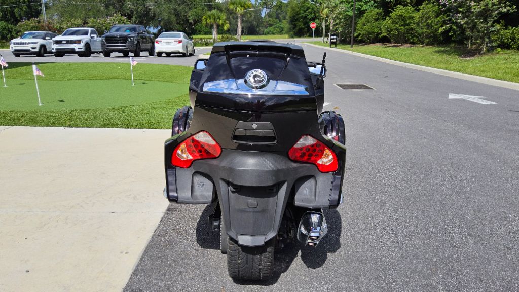 2014 CAN AM  RT Limited  - $12,995