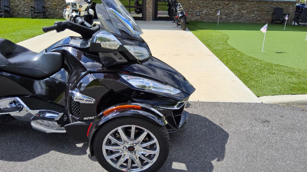 2014 CAN AM  RT Limited  - $12,995