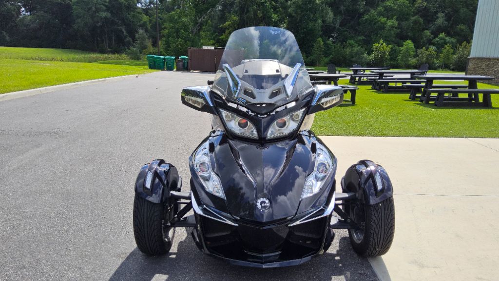 2014 CAN AM  RT Limited  - $12,995