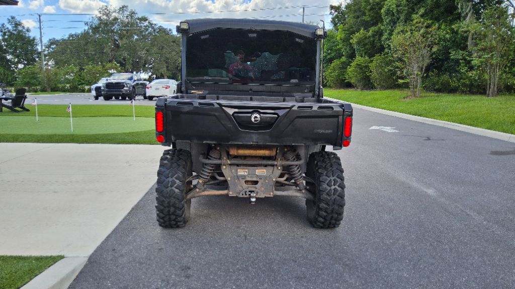 2023 Can-am Defender/traxter - $23,500