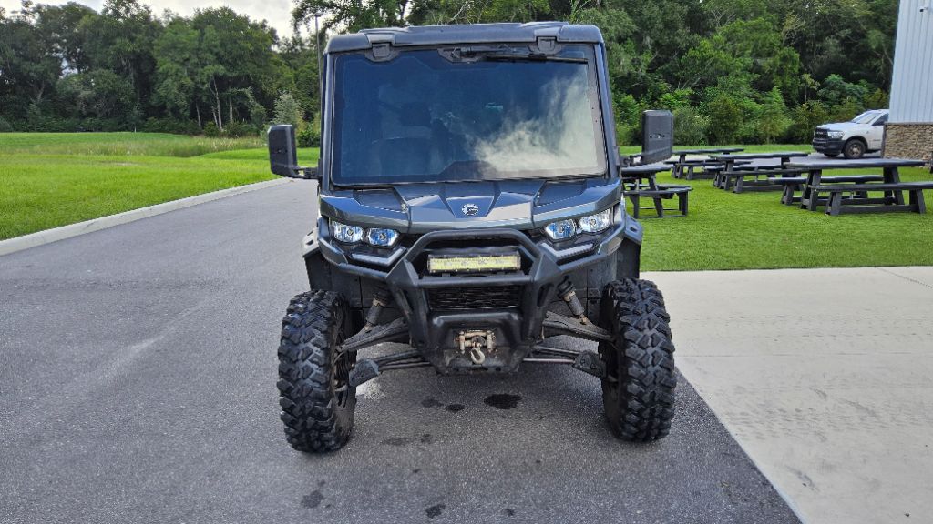 2023 Can-am Defender/traxter - $23,500