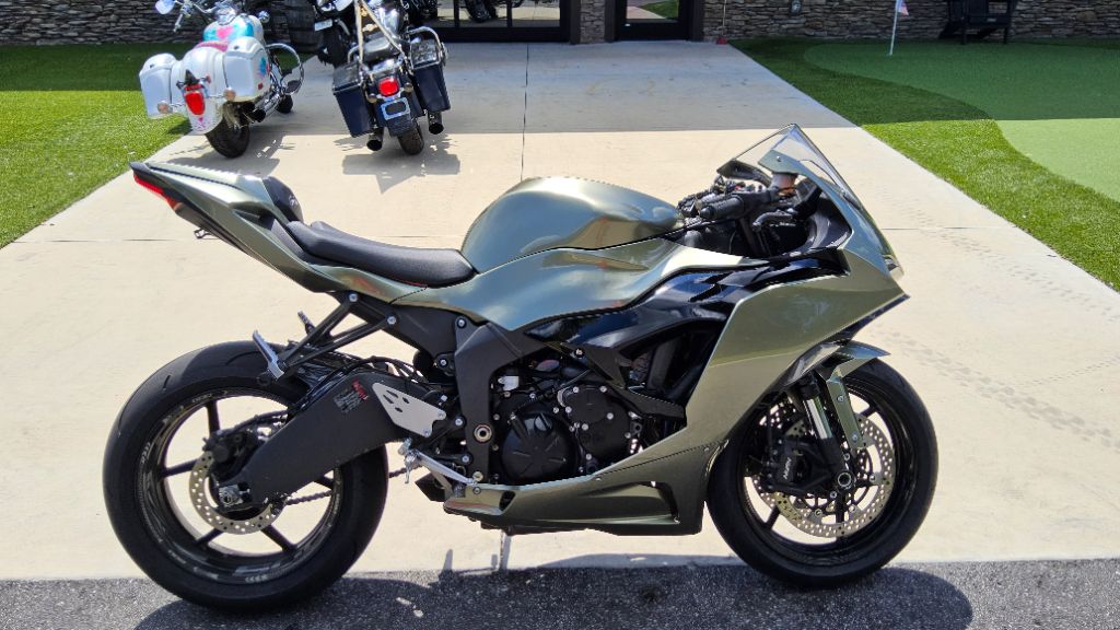 2025 Kawasaki Ninja Zx-6r - $10,995