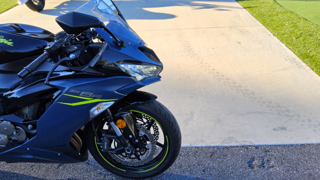 2022 Kawasaki Ninja Zx-6r - $10,500