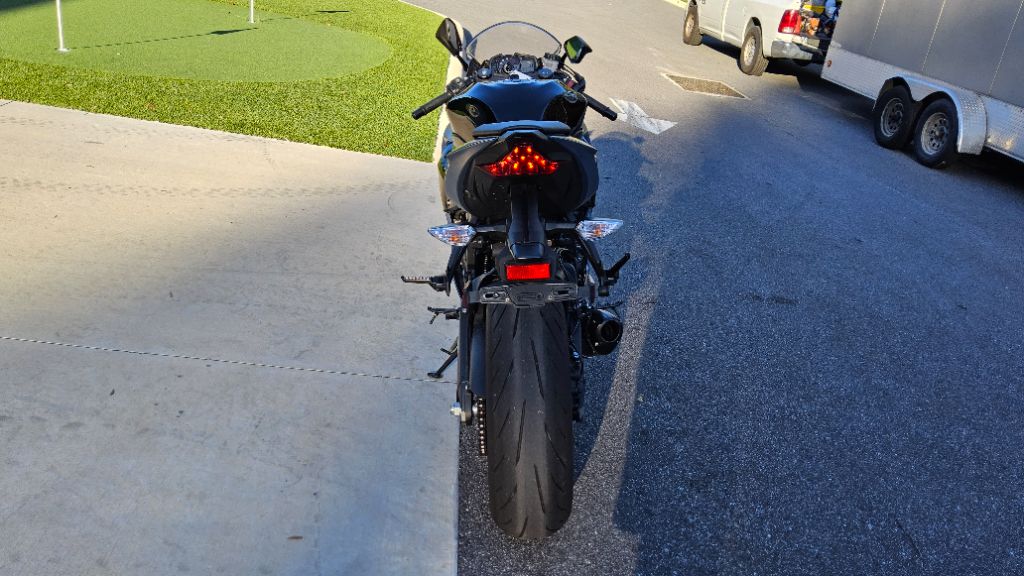 2022 Kawasaki Ninja Zx-6r - $10,500