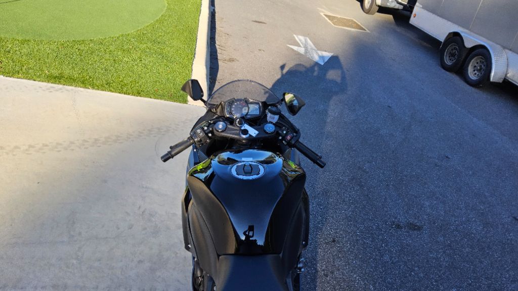 2022 Kawasaki Ninja Zx-6r - $10,500