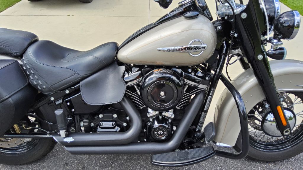 2018 Harley Davidson Heritage Classic - $10,900