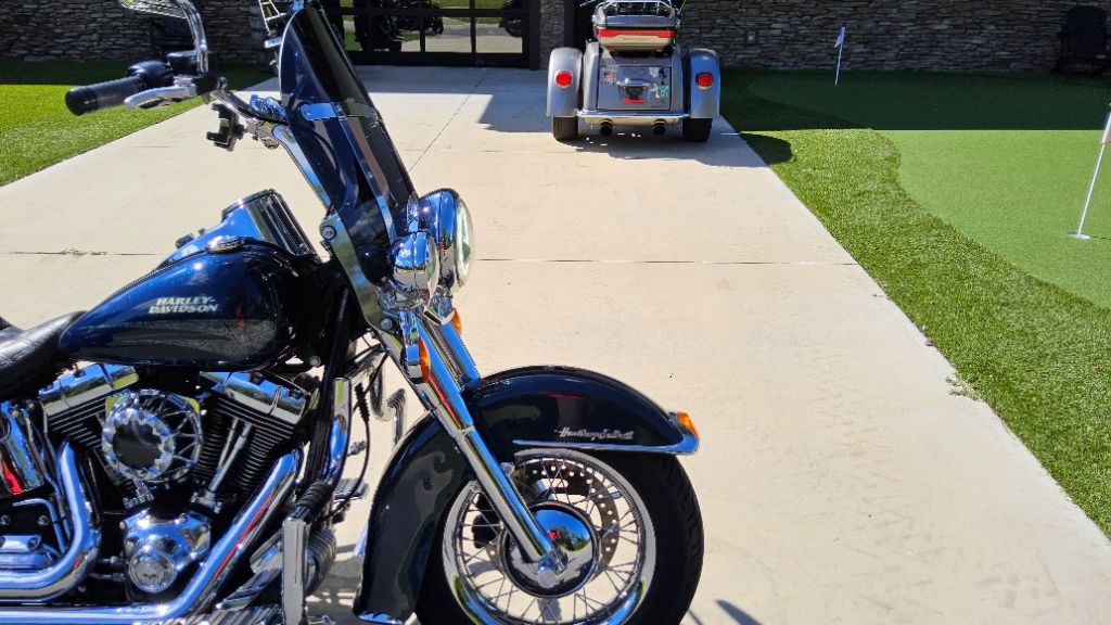 2016 Harley-davidson Heritage Softail Classic - $9,995