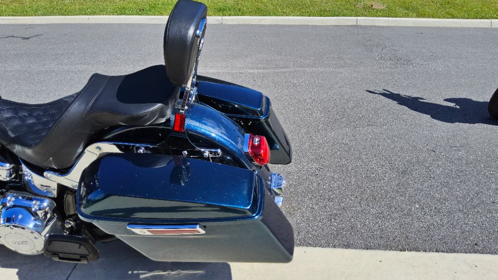 2016 Harley-davidson Heritage Softail Classic - $9,995