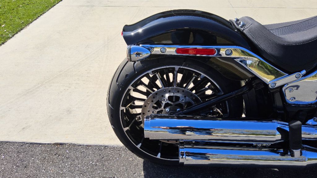 2025 Harley-Davidson FLHX Street Glide - $19,995
