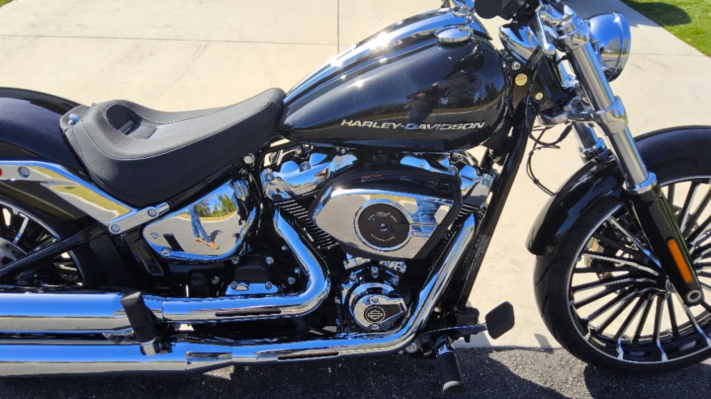 2025 Harley-Davidson FLHX Street Glide - $19,995